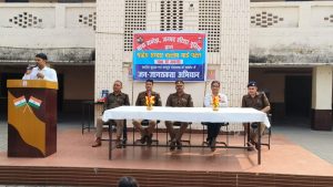 राष्ट्रीय इंटर कॉलेज ग्राम भलस्वागाज में जन जागरूकता कार्यक्रम थाना झबरेड़ा पुलिस द्वारा भारत के लौह पुरुष सरदार वल्लभ भाई पटेल की 150 वीं जयंती के अवसर पर राष्ट्रीय इंटर कॉलेज ग्राम भलस्वागाज में जन जागरूकता कार्यक्रम आयोजित किया गया जिसमें 150 - 200 छात्र-छात्राएं उपस्थित रहे। झबरेड़ा पुलिस द्वारा लौह पुरुष सरदार वल्लभ भाई पटेल द्वारा अखंड भारत के निर्माण के लिए किए गए कार्य एवं उपलब्धियों से अवगत करवाते हुए उपस्थित छात्र-छात्राओं एवं स्थानीय लोगों को साइबर क्राइम, यातायात नियमों, महिला अपराधों व सड़क सुरक्षा, नशे के दुष्प्रभाव, के संबंध में जानकारी देते हुए जागरूक किया गया ।